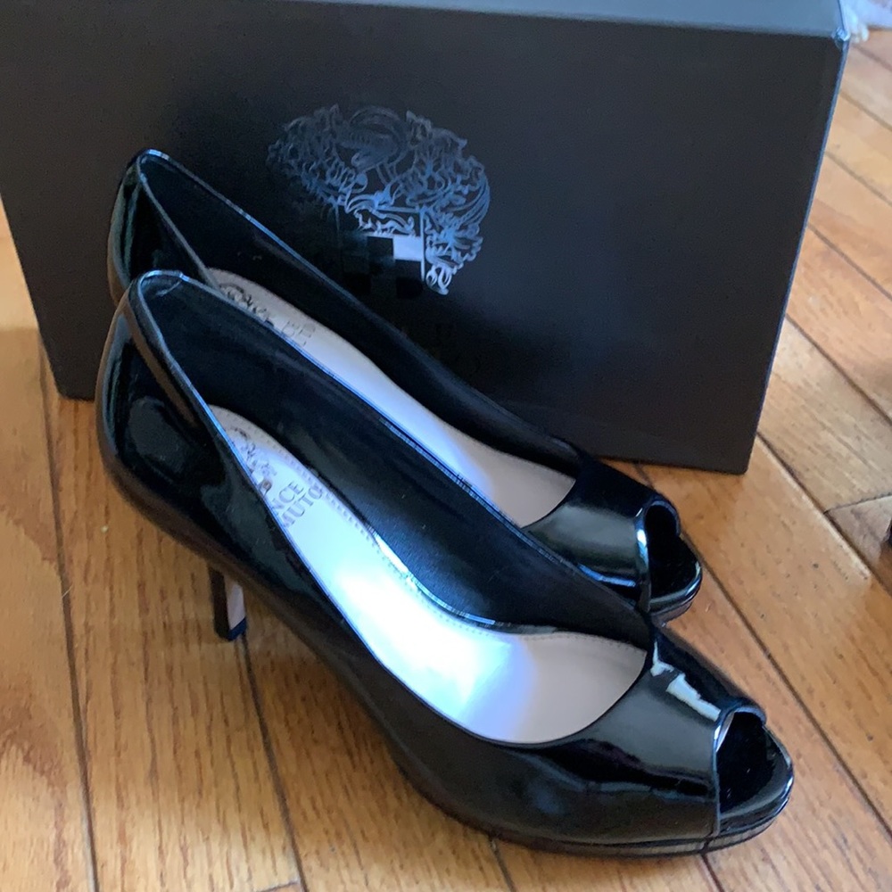 Vince Camuto Pat and leather heels